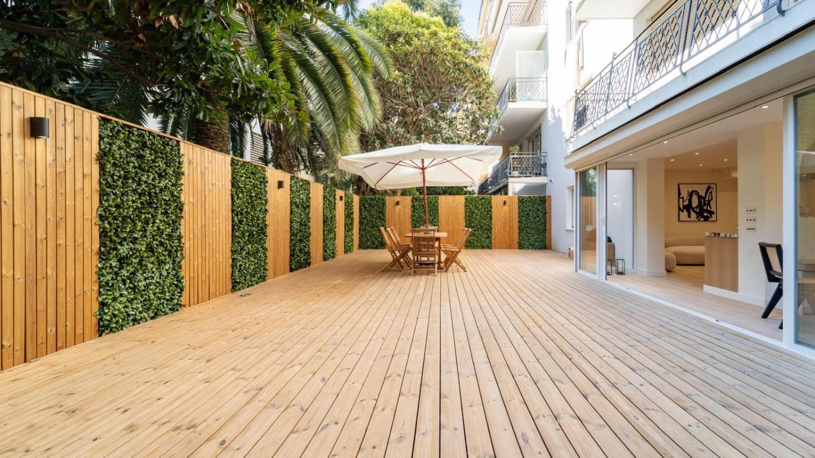 Cocoon In Martinez * Cannes